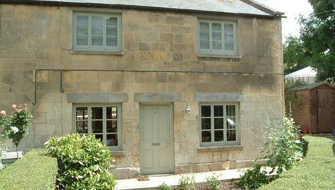 Classic Cotswold Cottage Burford Green front door : The Best Front Door Colours To Paint Cotswold Houses Part 3: Classic with a Twist over on Modern Country Style Exterior Front Door Colors, Country Front Door, Cotswold House, Best Front Door Colors, Cottage Front Doors, Door Colour, Cotswold Cottage, Cottage Windows, Best Front Doors