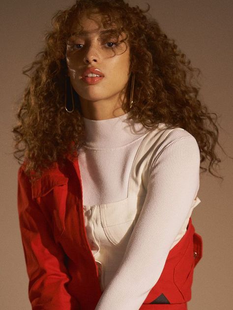 Stranded: Model Khadijha Red Thunder Tells Us Her Curly-Hair Love Story Khadijha Red Thunder, Curly Hair Model, Curly Hair Trends, Red Thunder, Red Curly Hair, Curly Hair Photos, Curly Bangs, Beautiful Curls, Curly Hair With Bangs