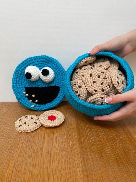 probiert es doch auch mal aus Crochet Games For Kids, Cookie Monster Games, Cookie Monster Crochet, Crochet Cookie Monster, Crochet Memory Game, Cookies Crochet, Crochet Cookies, Crochet Cookie, Crochet Ideas For Kids