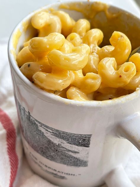 Microwave Mug Mac and Cheese Recipe - Chop Happy Easy Mug Mac And Cheese, Mac And Cheese Recipe Mug, Mac And Cheese Recipe Microwave, Quick Mac And Cheese Recipe, Easy Microwave Mac And Cheese Mug Recipes, Mug Mac And Cheese, Mac And Cheese Microwave Mug, Mac N Cheese Microwave, Mac And Cheese Microwave