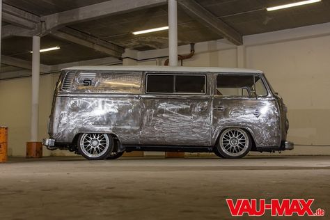 Der PS-Profi kann auch Bulli: Volkswagen T2b made by Sidney Industries: Subaru-Wasserboxer und Klarlack-Optik am Kultbulli von VW - Auto der Woche - VAU-MAX - Das kostenlose Performance-Magazin Vw Bay Window, Golf Gtd, Vw Bus T2, Volkswagen Beetle Vintage, Vw Bus T1, Vw Ideas, Cj Jeep, Kombi Home, Vintage Vw Bus