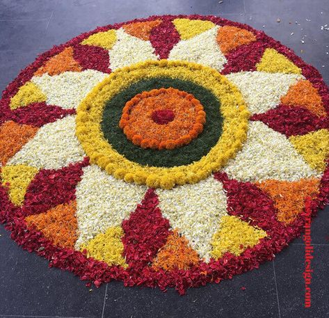 Rangoli Decoration, Onam Pookalam Design, Onam Greetings, Floral Rangoli, Flower Rangoli Designs, Poo Kolam, Pookalam Design, Simple Flower Rangoli, Coconut Decoration