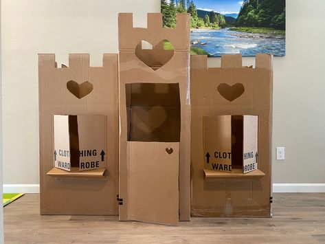 Diy Princess Castle, Castle Cardboard, Kids Village, Cardboard Decorations, Play Castle, Cardboard Play, Fairy Birthday Cake, Castle Ideas, Cardboard Castle