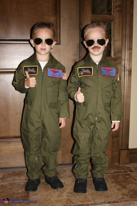 Maverick and Goose - Halloween Costume Contest via @costumeworks Goose Costume, Cosplay Kids, Halloween Costumes Kids Boys, Maverick And Goose, Twin Halloween, Twin Halloween Costumes, Costume Works, Hallowen Costume, Homemade Costumes