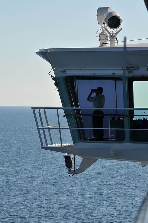 Watch as the crew keeps watch. The bridge of Navigator of the Seas extends out past the sides of the ship so that the vessel can be navigated within inches of the dock. Ship Life, Ship Bridge, Ship Navigation, Cruise Ships Aesthetic, Navy Sailor Aesthetic, Ship Captain Aesthetic, Cruise Ship Job Aesthetic, Cargo Ship Aesthetic, Cruise Ship Performer Aesthetic