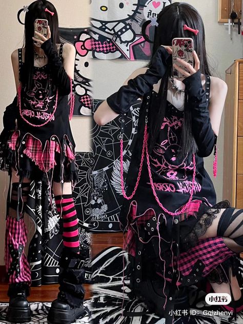 Goth Kawaii Fashion, Perky Goth, Kawaii Punk, Punk Fashion Diy, Kawaii Outfit Ideas, Scene Outfits, Clueless Outfits, Harajuku Outfits, Alt Fashion