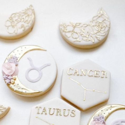 Zodiac Cookies, Celestial Cookies, Desert Boards, Decorative Desserts, Celestial Wedding Theme, Clean Desserts, Clean Dessert, My 50th Birthday, Cake Pop Ideas