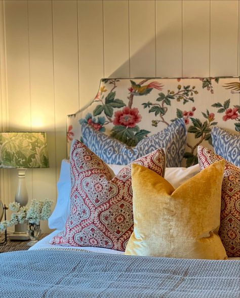 Bright & Beautiful! 💐💝 Our bedroom has ‘sprung’ into life… full of colour and fun! Sanderson Lophura Headboard (Queen) $1995 Linwood Kala Cushions $245 Andrew Martin Canary Velvet $215 Blue Ikat Euro Cushions $245 Killian Queen Duvet Cover $395 William Morris Acanthus Shade $225 Antique Porcelain Lamp $395 Mirror $125 www.mrsrobinson.co.nz Headboard Queen, 1930s House, Andrew Martin, Queen Duvet Cover, Porcelain Lamp, Queen Duvet, Antique Porcelain, Queen Duvet Covers, William Morris