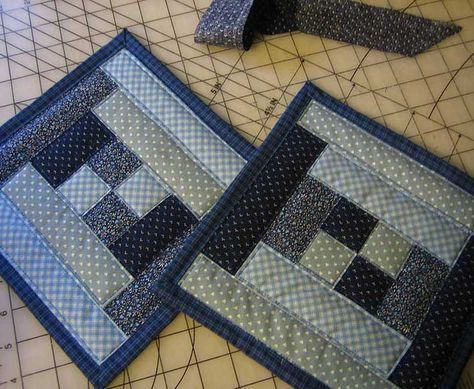 Potholders Quilted, Quilted Potholder Pattern, Quilted Coasters, Mug Rug Patterns, Quilted Potholders, Potholder Patterns, Quilted Gifts, Quilt As You Go, Small Sewing Projects