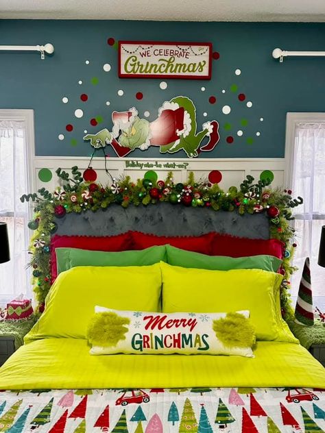 Grinch Bedroom Ideas, Grinch Bedroom, Merry Grinchmas, Elf On The Shelf, Grinch, Elf, Shelves, Bedroom, Christmas