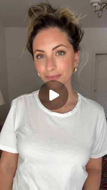 Emily Schuman on Instagram: "My current 5-minute glowy makeup routine ✨" No Make Up Make Look Tutorial, Non Cakey Makeup Tutorial, No Makeup Looks Natural, No Makeup Look Tutorial, No Makeup Makeup Look Natural, Glowy Makeup Routine, Glowy Makeup Look, Every Day Makeup, Emily Schuman