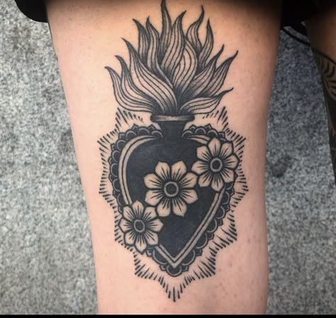 Traditional Heart Tattoos, Traditional Black Tattoo, Sacred Heart Tattoos, Traditional Tattoo Inspiration, Pin Up Tattoos, Tattoo Art Drawings, Baby Tattoos, For My Friend, Cover Up Tattoos