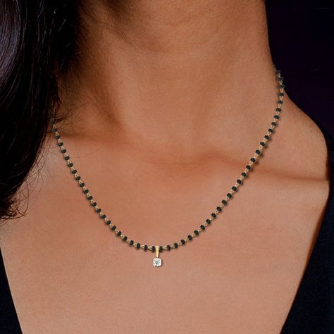 Solitaire Mangalsutra, Modern Mangalsutra Designs, Modern Mangalsutra, Short Mangalsutra, Earrings For Bride, Earrings For Wedding, Jewelry Style Guide, Mangalsutra Design, Black Beads Mangalsutra