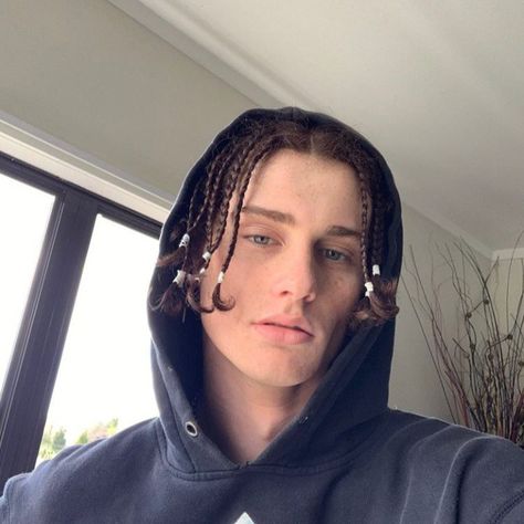 White Boy Braids, White Guy With Braids, Boy Braids, Braids For Boys, Men Haircut Curly Hair, Outfits Baggy, Small Braids, Mens Braids, Boy Hairstyles