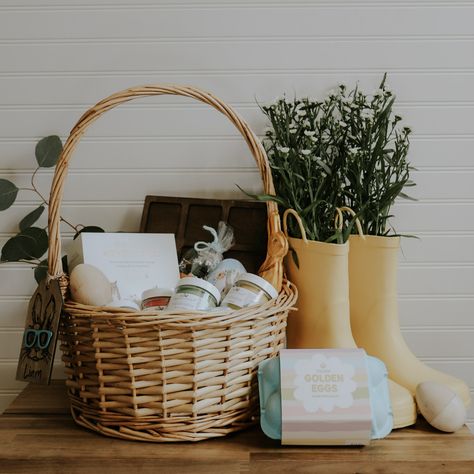 Mindful Easter Basket For Kids Minimal Easter Basket Ideas, Faith Easter Basket, Easter Basket Inspiration, Beautiful Easter Baskets, Thrifted Easter Basket, Minimal Easter Basket, Simple Easter Baskets For Kids, Natural Easter Basket Ideas, Easter Basket Aesthetic