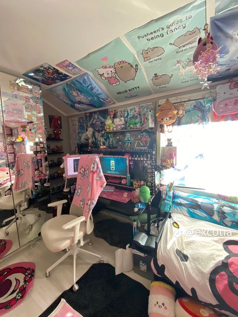 Clutter Core Room, Cluttered Room Aesthetic, Clutter Core, Cluttered Bedroom, Otaku Room, Room Hacks, Chill Room, Anime Room, Grunge Room