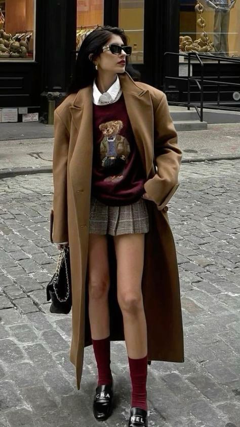 Polo Bear Outfit, Fall Travel Outfit, Skandinavian Fashion, Paris Mode, Paris Outfits, Christmas Style, Looks Street Style, Trendy Fall Outfits, Mode Inspo