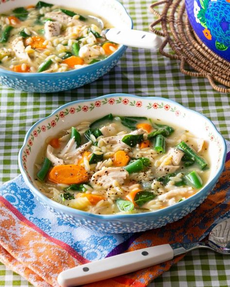 best soup recipes Gf Soup, Leftover Turkey Soup, Turkey Soup Recipe, Healthy Soups, Fall Soup Recipes, Roasted Butternut Squash Soup, Turkey Soup, Wild Rice Soup, Instant Pot Soup