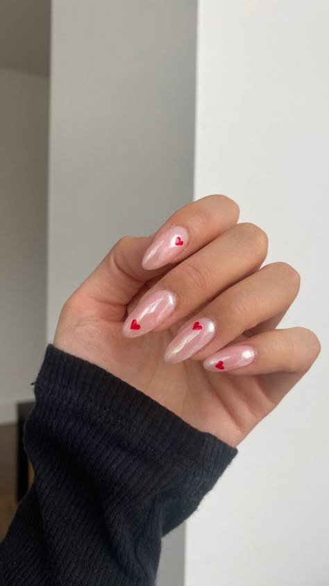 @gigimaki_ Chrome Nails With Hearts, Chrime Nails, Nails With Hearts, Glazed Nails, Almond Shaped Nails Designs, Glazed Doughnut, Chrome Nails Designs, Pretty Nail Art Designs, Pretty Gel Nails