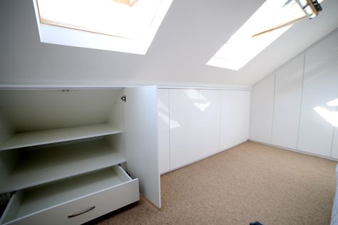 Loft Conversion Fulham - City Lofts London Eves Storage, Loft Conversion Dressing Room, Under Eaves Storage, Loft Conversion Design, Attic Bedroom Storage, Eaves Storage, Attic Wardrobe, Attic Bedroom Designs, Contemporary Loft