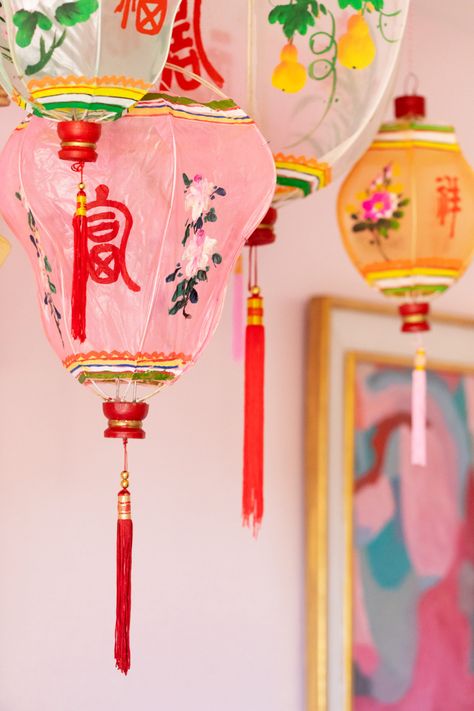 chinese silk lanterns as decor Pink Chinese Lanterns, Chinese Lanterns Decor, Chinese Lanterns Aesthetic, Silk Lamps, Pink Bedrooms Ideas, Chinese Nursery, Dining Room Lantern, Vintage Chinese Lanterns, Anthropologie Pillows