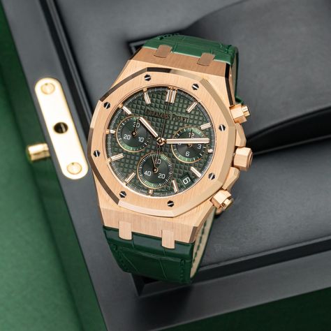 GreenDay. 

Audemars Piguet Royal Oak Chronograph Rose Gold 50th Anniversary 
Green Dial

REF: #26240OR Audemars Piguet Royal Oak Rose Gold, Audemars Piguet Royal Oak, 2024 Vision, Royal Oak, Green Day, Audemars Piguet, 50th Anniversary, Chronograph, Vision Board