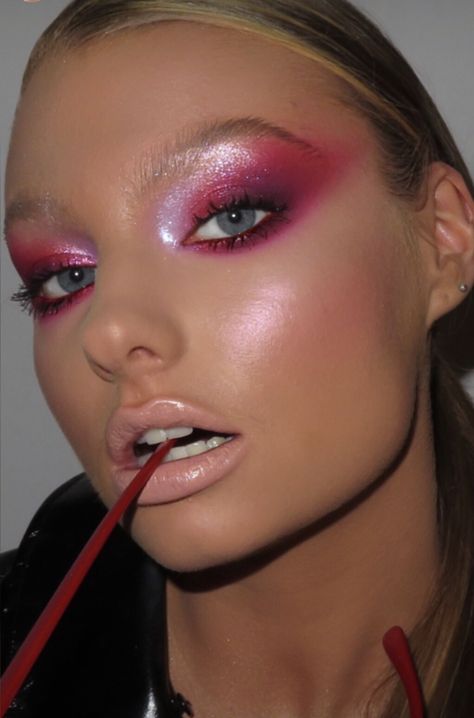 High Fashion Makeup Looks, Camp Makeup, Makeup Collage, Goddess Makeup, Sultry Makeup, Funky Makeup, Makeup Inspired, High Fashion Makeup, Eye Makeup Styles