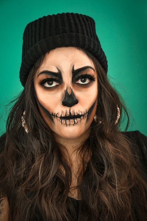 Diy Skull Makeup, Halloween Makeup Skull, Last Minute Halloween, Halloween Makeup Tutorial, Skull Makeup, Organic Makeup, Lip Art, Halloween Looks, Halloween Skull