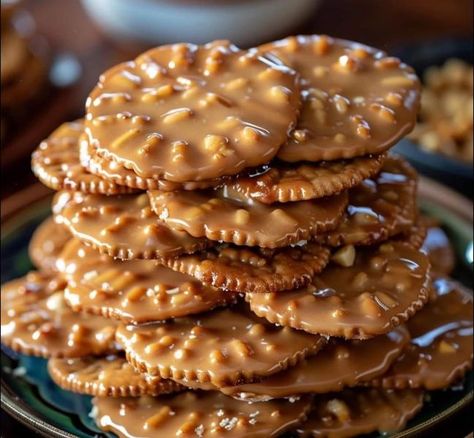 Rachael Ray Recipes 🍰🍲 | 🍬 Caramel Peanut Ritz Cracker Treats 🥜🧂 | Facebook Desserts With Crackers, Appetizers Using Ritz Crackers, Ritz Dessert Recipes, Sugar Peanuts Recipe, Chocolate Ritz Crackers, Ritz Cracker Toffee Recipe, Ritz Cracker Dessert, Cracker Treats, Salted Nut Roll