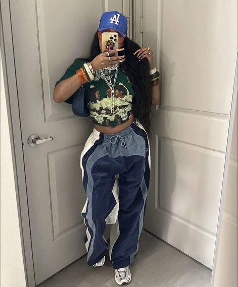 Wide Leg Sweats, Street Style Outfits Casual, Homecoming Outfits, Tomboy Style Outfits, Streetwear Fashion Women, Cute Swag Outfits, Cute Everyday Outfits, Baddie Outfits Casual