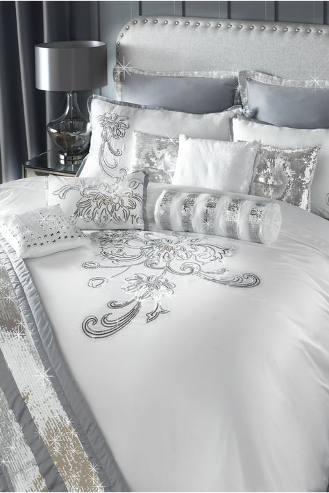 Silver Bedroom, Glam Bedroom, Grey Linen Bedding, White Linen Bedding, Luxury Bedding Sets, Elegant Bedroom, Bed Linens Luxury, Grey Bedding, Beautiful Bedding