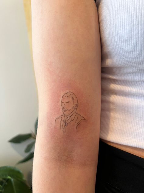 Van Gogh Portrait Tattoo, Van Gogh Tattoo Ideas, Minimalist Van Gogh Tattoo, Vincent Van Gogh Tattoo, Van Gogh Tatuaje, Vincent Van Gogh Portrait, Van Gogh Portrait, Van Gogh Tattoo, Artist Van Gogh