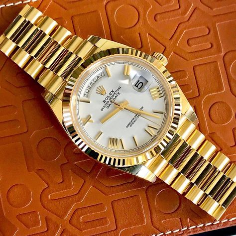 Rolex Boutique, Rolex Wrist Watch, Rolex Watches For Men, Gold Rolex, Best Watches For Men, Rolex Men, Handmade Fine Jewelry, Hand Watch, Stylish Watches