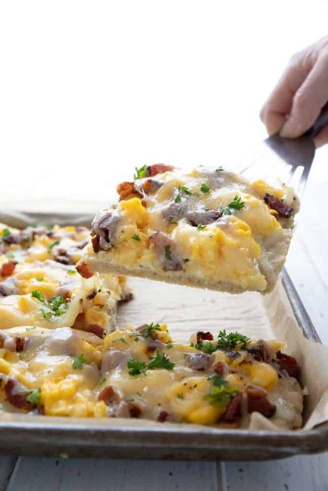 Keto Breakfast Recipes Casserole, Low Calorie Breakfast Pizza, Keto Breakfast Lasagna, Keto Dessert Pizza, Keto Breakfast Pizza Recipe, High Protein Breakfast Pizza, All Day I Dream About Food Keto, All Day I Dream About Food, Dairy Free Breakfast Pizza