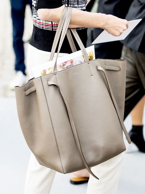 Laptop Tote Bag Woman, Luxury Laptop Bag, Designer Work Bag, Designer Laptop Bag, Stylish Laptop Bag, Tote Bag Outfit, Work Bags Laptop, Beige Tote Bag, Luxury Tote Bags