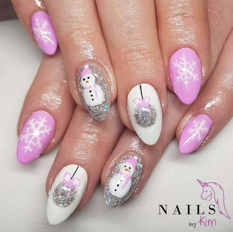 45 Cute Pink Christmas Nail Designs for the Holidays Pink Holiday Nails, Pink Christmas Nail Designs, Pink Christmas Nail, Pink Christmas Nails, Snowman Nails, Festive Nail Art, Hot Pink Nails, Christmas 3d, Cute Christmas Nails