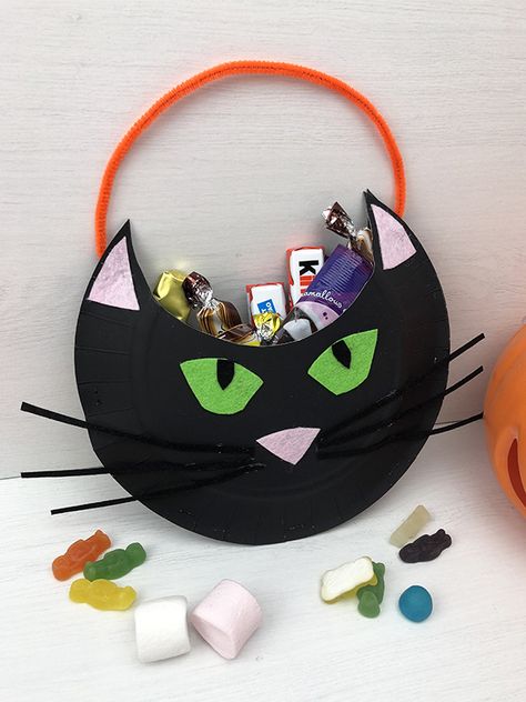 Sac à bonbons Chat noir d’Halloween Halloween Bags Diy, Sac Halloween, Cat Pumpkin Carving, Dulceros Halloween, Bricolage Halloween, Bonbon Halloween, Fun Halloween Crafts, Manualidades Halloween, Animal Crafts For Kids