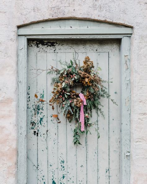 Succulent Christmas, Wreath Workshop, Dried Floral Wreaths, Natural Wreath, Dried Flower Wreaths, Holiday 2022, Flower Wreaths, Decor Studio, Christmas Wreaths To Make