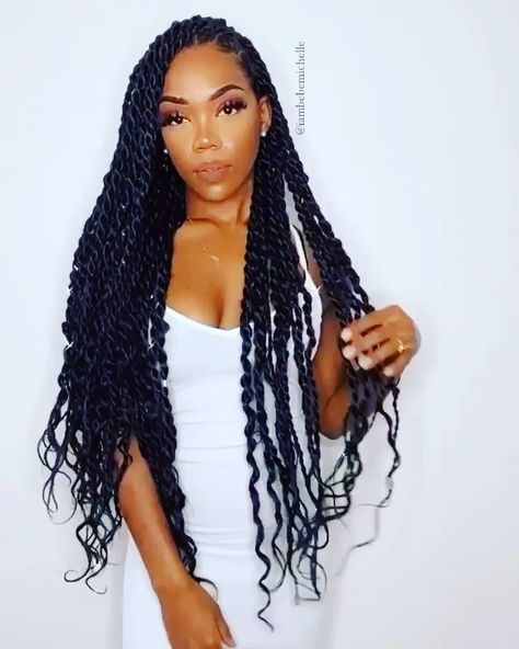 Medium Size Senegalese Twist, Sengalese Twists Medium Large, Bohemian Senegalese Twist, Passion Twist Styles, Beautiful Short Hair, Braided Ponytails, Twist Short, Hair Cut Ideas, Romantic Hair