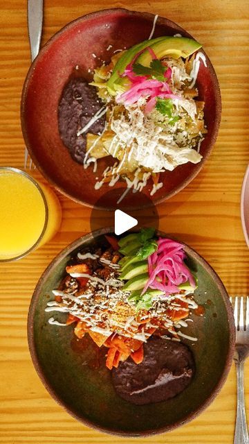 Brunch | Cocina Mexicana on Instagram: "Amamos los #miercoles 2x1 CHILAQUILES 🖤 ¿Quién no falta a la promo?
📝Aplican en todas sus versiones, para comer en restaurante, para llevar o en servicio a domicilio propio (no apps de delivery)." Chilaquiles Videos, Chipotle Chilaquiles, Chilaquiles Vegetarian, Instagram