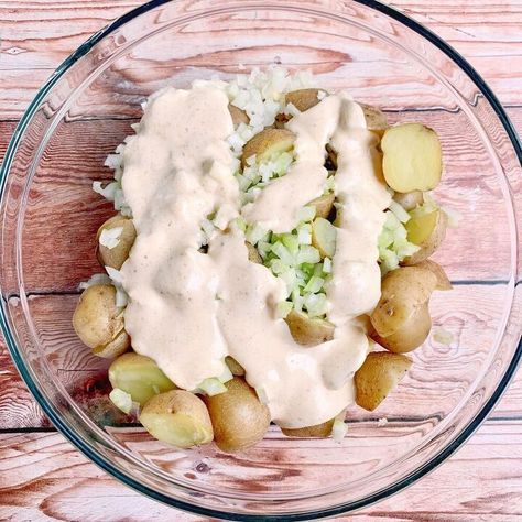 Yukon Gold Potato Salad, Gold Potato Salad, Austrian Potato Salad, Yukon Gold Potato, Fresh Herb Salad, Mac Salad Recipe, Roasted Potato Salads, Yukon Potatoes, Bacon Potato Salad