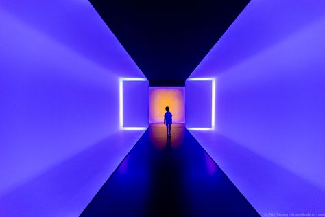 Houston with Kids - The MFAH light tunnel Light Sculpture Installation, Space Tunnel, Things To Do In Houston, Interior Wall Colors, Light Tunnel, Colorful Space, Square Mirror, Installation Design, Beautiful Landscape Wallpaper