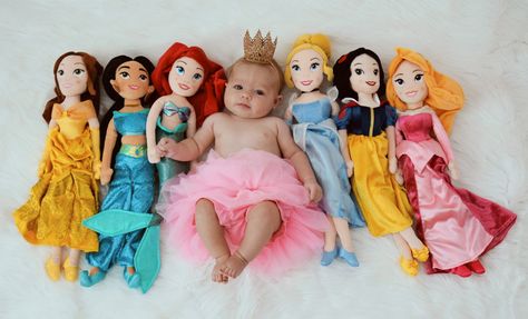 Monthly baby photos Princess Monthly Pictures, 6 Month Princess Photoshoot, Princess Monthly Baby Pictures, Disney Princess Monthly Baby Pictures, Monthly Photoshoot, Baby Holiday Photos, Baby Birthday Photoshoot, Disney Princess Babies, Baby Milestones Pictures