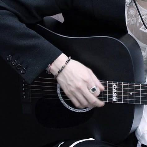 Yoongi's Hands, Pretty Hands, About Bts, Min Suga, Bts Yoongi, Grunge Aesthetic, Bts Suga, Bts Taehyung, Bts Jungkook