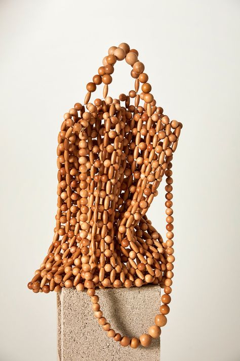 Wood Bead Bags Spring 2019 Phone Bag Pattern, Bead Bag, Beaded Handbag, Straw Bags, Round Bag, Bag Trends, Shoulder Messenger Bag, Beaded Bags, Woven Bag