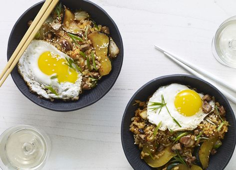 Foie Gras Bokkeumbap (Fried Rice) | Wine Enthusiast Magazine Breakfast Chilaquiles, Traditional Mexican Breakfast, Mexican Breakfast Recipes, Brunch Places, Gluten Free Egg Free, Dairy Free Options, Traditional Mexican, Cancun Mexico, Salsa Verde