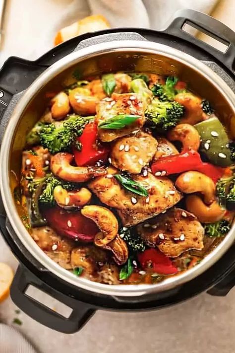 Instant Pot Cashew Chicken, Stir Fry Dinner Recipes, Chinese Chicken Stir Fry, Baked Veggies, Chicken Life, Pot Recipes Easy, Cashew Chicken, Best Instant Pot Recipe, Instant Pot Dinner Recipes