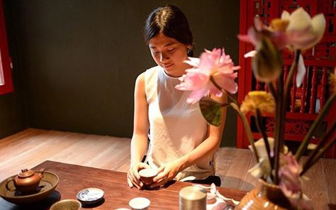 If you research Vietnamese tea culture before bringing them to your country, this article will provide you with five interesting facts that you may not know. Vietnamese Tea, Lotus Tea, Premium Tea, Tea Culture, Tea Maker, Types Of Tea, Fruit Tea, Flower Tea, Brewing Tea