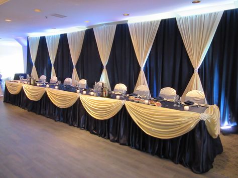 Meeting Decoration Ideas, Elegant Table Decorations, Blue Wedding Decorations, Mega City, Wedding Stage Backdrop, Reception Backdrop, Head Table Wedding, Wedding Reception Backdrop, Wedding Backdrops