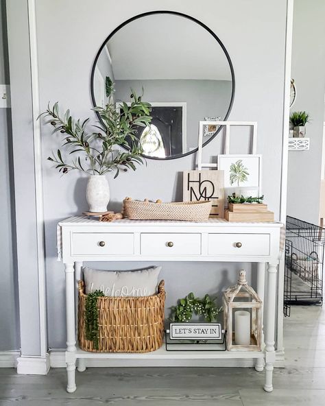 White Entry Table, White Entryway Table, How To Style A Console Table, Entrance Table Decor, Hallway Table Decor, Farmhouse Entryway Table, Entry Table Decor, White Console Table, Console Table Styling